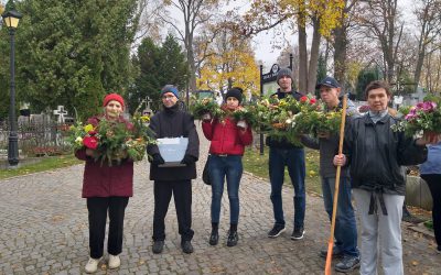 Wyjście do kętrzyńskich nekropolii z okazji Dnia Wszystkich Świętych